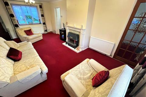8 Roles Grove, Romford, RM6 5LT