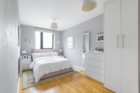 1 bedroom flat for sale, Boundaries Road, Balham