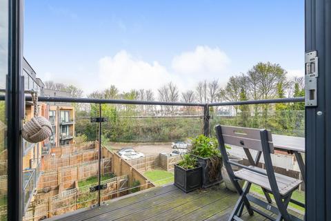 1 bedroom flat for sale, Boundaries Road, Balham