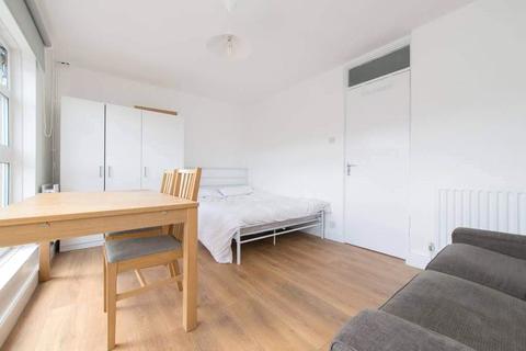 36 Thornbury Close, London, N16 8UX