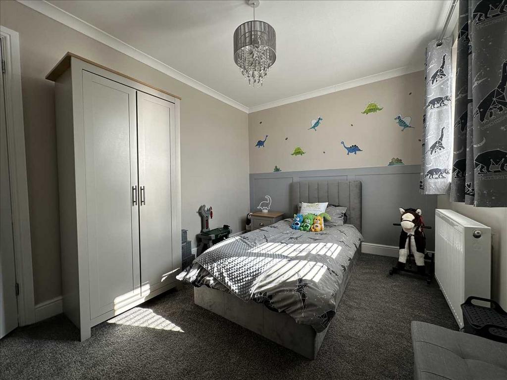 Bedroom (front)