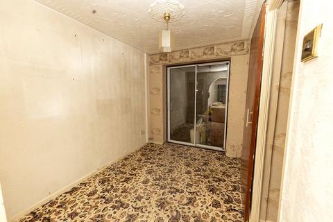 3 bedroom detached house for sale, Westmead Drive, Oldbury, West Midlands, B68