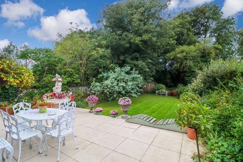 73 Heath Road, Beaconsfield, HP9 1DG