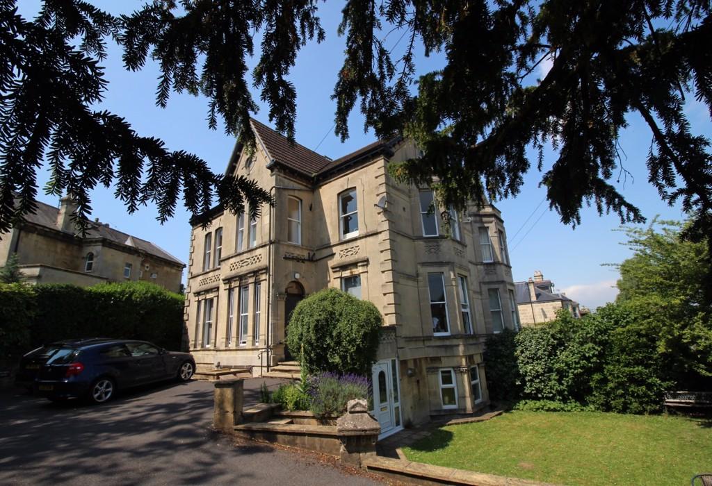 Upper Oldfield Park, Bath 2 bed apartment £1,500 pcm (£346 pw)