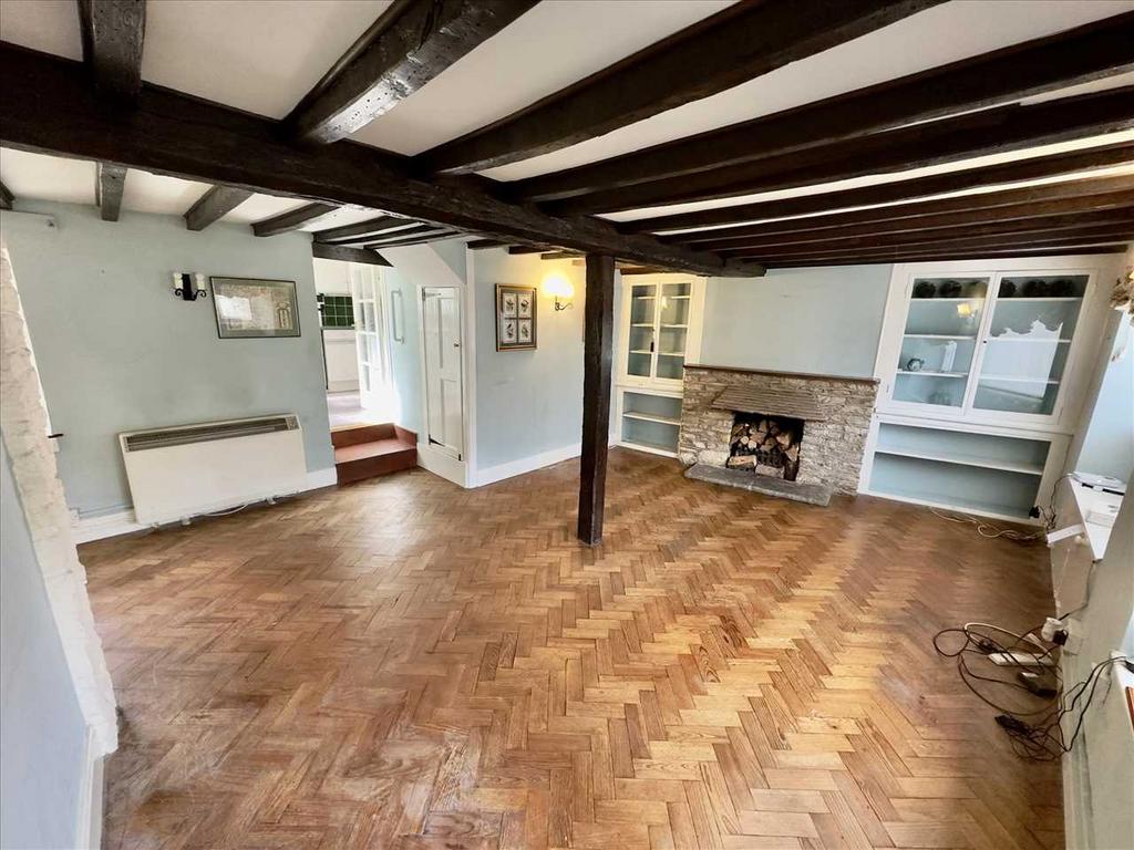 Olney MK46 2 bed semidetached house for sale £290,000