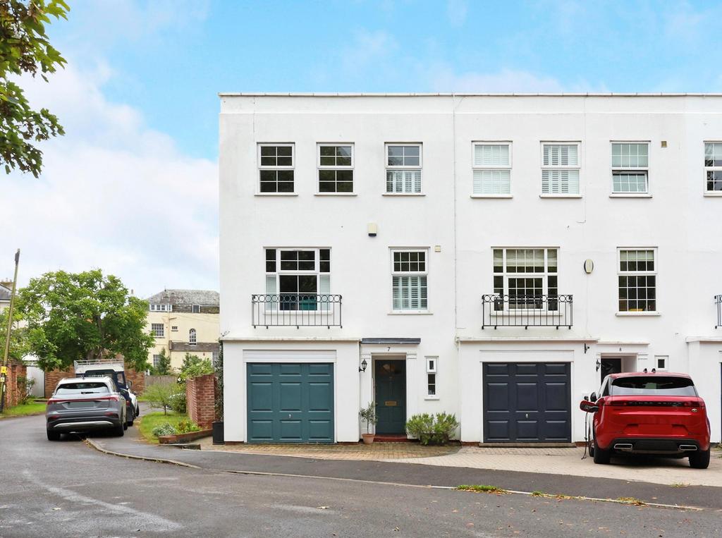 Skillicorne Mews, Queens Road, Cheltenham, Gloucestershire, GL50 4 bed