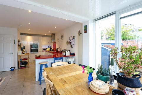 4 bedroom end of terrace house for sale, Skillicorne Mews, Queens Road, Cheltenham, Gloucestershire, GL50