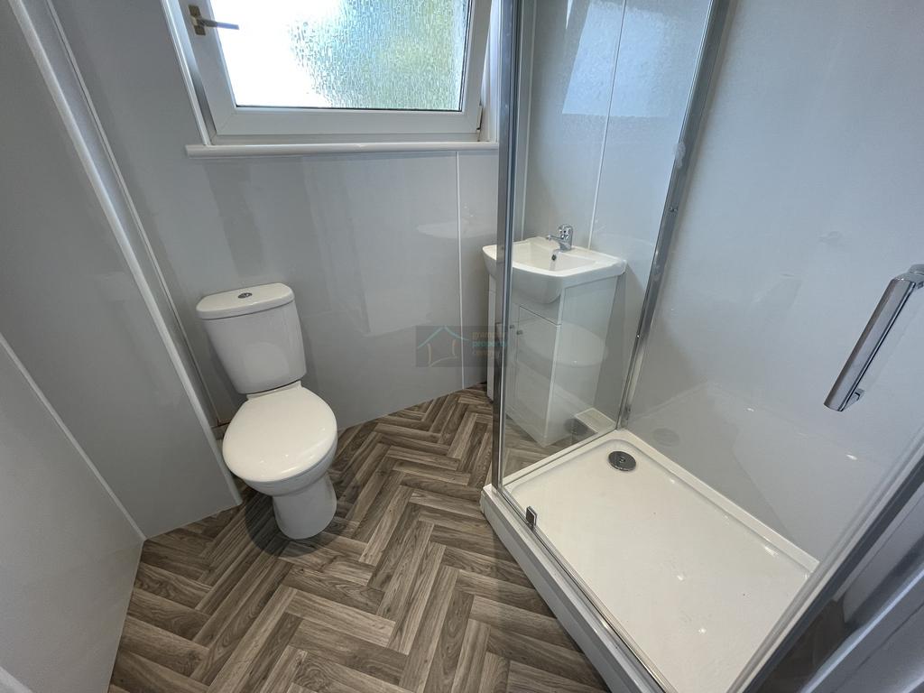 Shower room.JPG