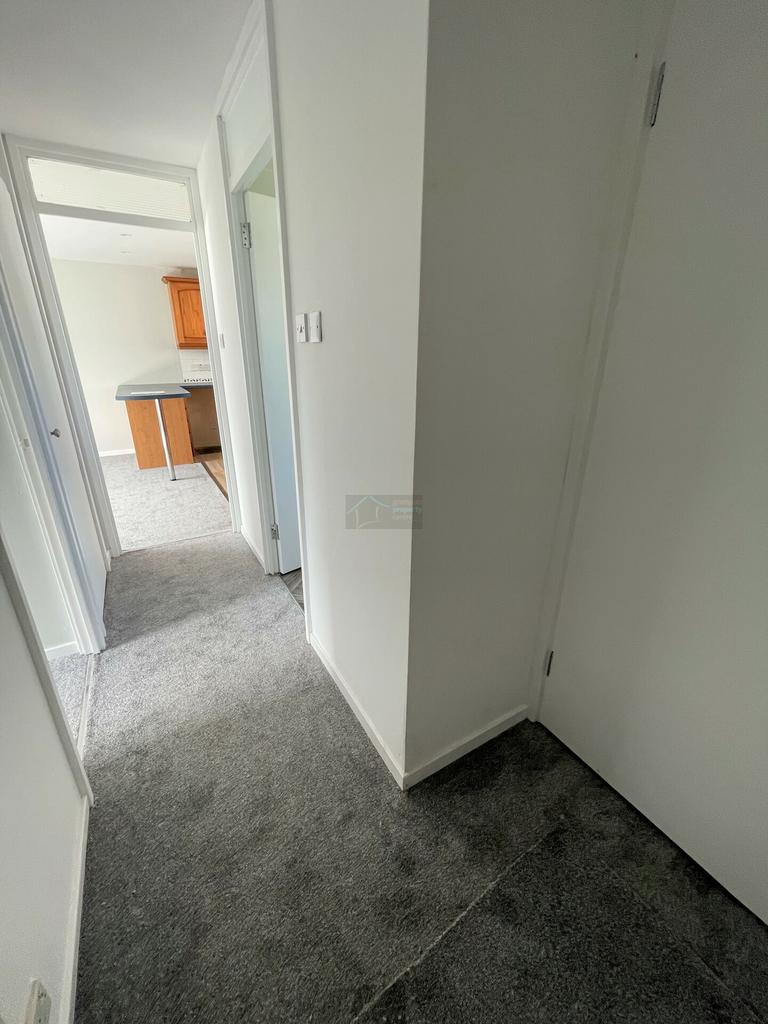 Hallway.JPG