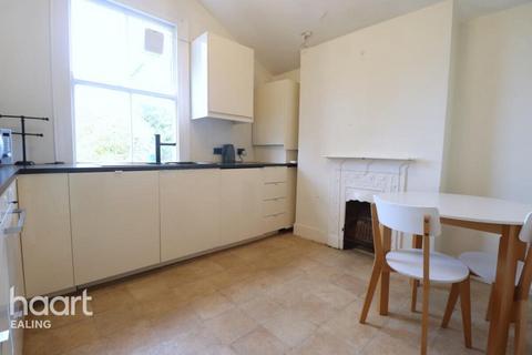 2 bedroom apartment to rent, Leighton Road, London
