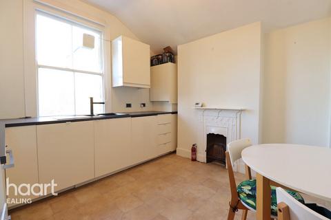 2 bedroom apartment to rent, Leighton Road, London
