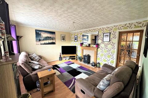 3 bedroom semi-detached house for sale - Fifth Avenue, Grantham, NG31