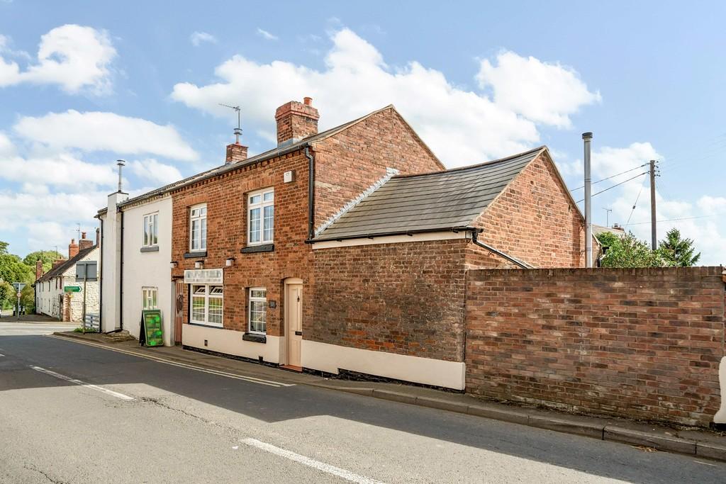 Clows Top, Kidderminster 3 bed semidetached house for sale £330,000