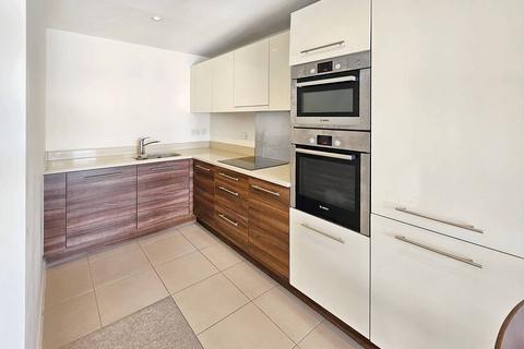 2 bedroom flat to rent, Howard Road, Stanmore HA7