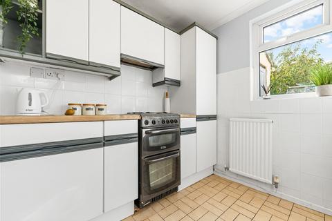 15 Andrews Road, Cardiff, CF14 2JN