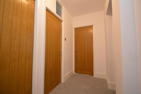 196b Burrage Road, London, SE18 7JU