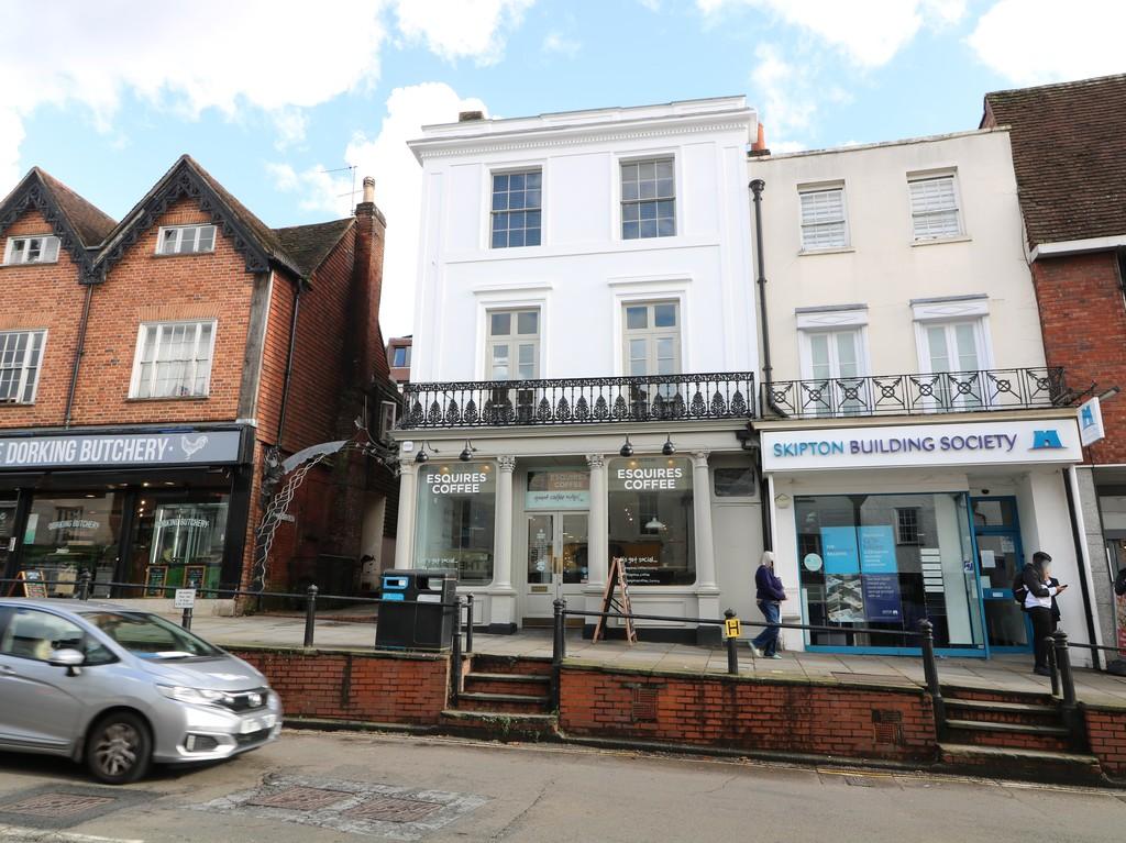 High Street, Dorking 1 bed apartment £1,175 pcm (£271 pw)