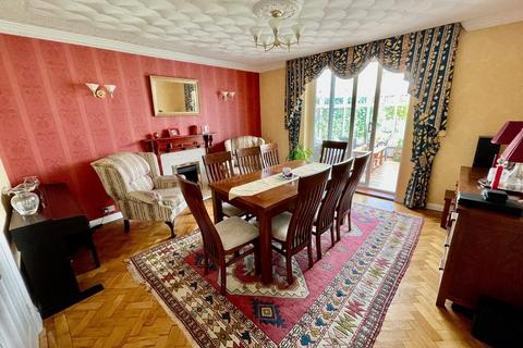 4 Fernhill Road, Solihull, B92 7RS