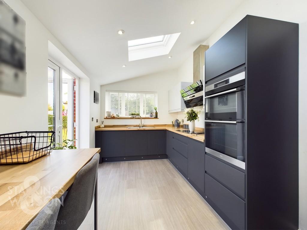 Church Road, Cantley, Norwich 3 bed semidetached house for sale £280,000