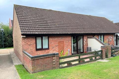 2 bedroom semi-detached bungalow for sale - Waterfield Meadows, North Walsham