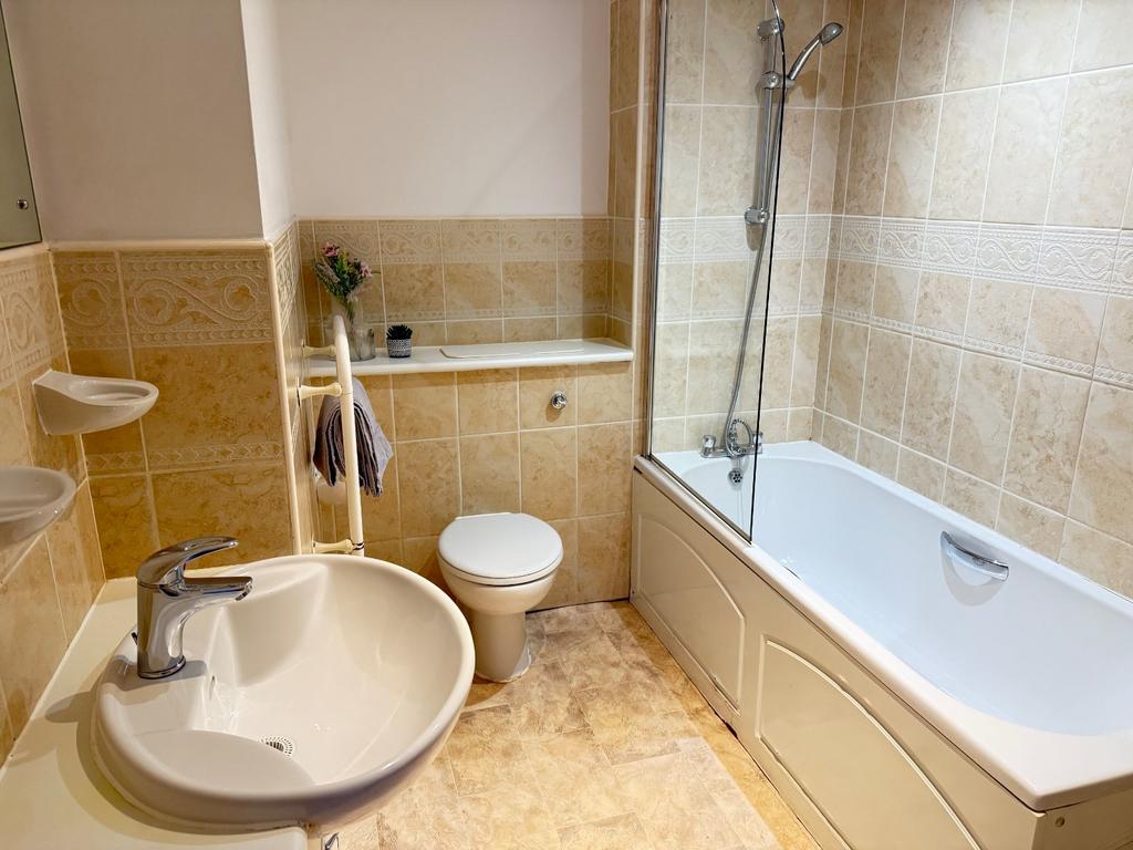 Apartment in South Yorkshire - More