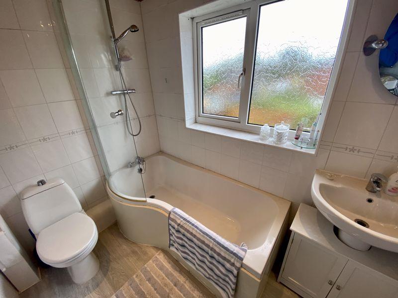Family Bathroom/WC