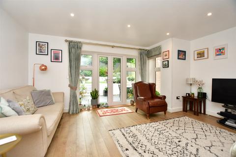 4 bedroom semi-detached house for sale - Lillymonte Drive, Rochester, Kent
