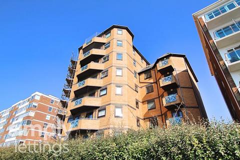 3 bedroom flat to rent, Kingsway, Hove