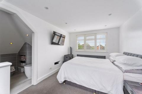 163 Vale Road, Worcester Park, KT4 7ED