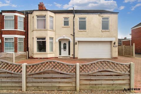 4 bedroom semi-detached house for sale, Woldcarr Road, Hull, HU3