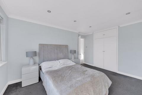 6 Phoenix Drive, Keston, BR2 8HS