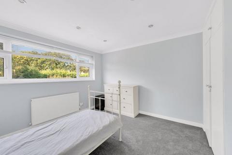 6 Phoenix Drive, Keston, BR2 8HS