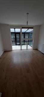 1 bedroom property to rent, One Bed Flat, Mary Datchelor Close, SE5 London