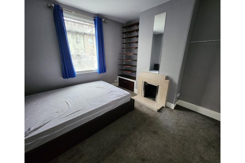 St John Street, Bridgwater 4 bed house share £650 pcm (£150 pw)