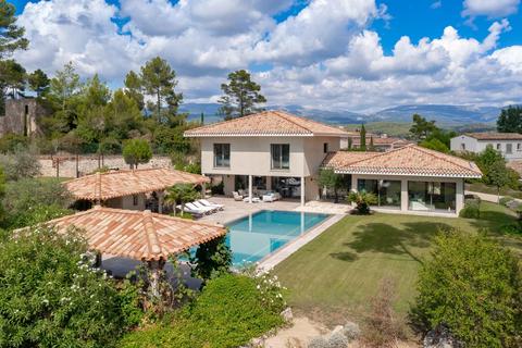 5 bedroom villa, Tourrettes, 83440, France