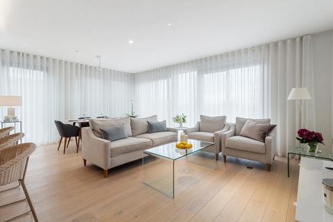 3 bedroom apartment for sale, London W1F