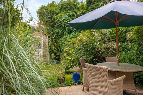 36 Park Drive, London, W3 8NA