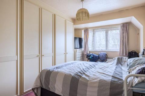 36 Park Drive, London, W3 8NA
