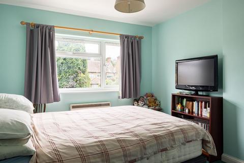 36 Park Drive, London, W3 8NA