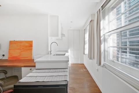 Studio to rent, Fetter Lane, EC4A