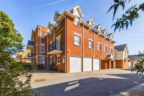 2 bedroom apartment for sale, Lymington Road, Highcliffe, Christchurch, Dorset, BH23