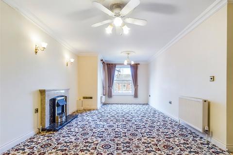 2 bedroom apartment for sale, Lymington Road, Highcliffe, Christchurch, Dorset, BH23