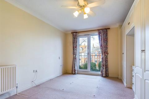 2 bedroom apartment for sale, Lymington Road, Highcliffe, Christchurch, Dorset, BH23