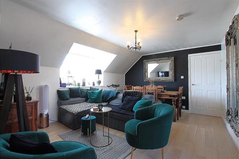 71 Avondale Gardens, Hounslow, TW4 5EU