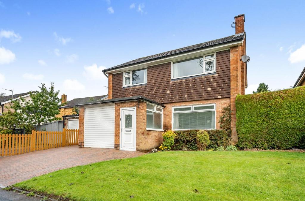 Hall Lane, Horsforth, Leeds 4 bed detached house for sale £565,000