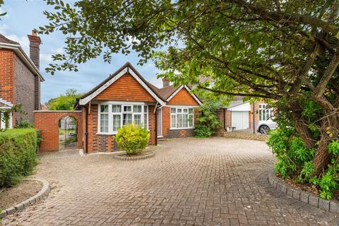 2 bedroom detached bungalow for sale, East Meads, Guildford