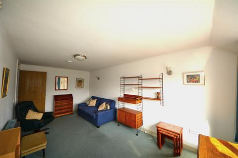 1 bedroom flat for sale, Stokes Court, East Finchley, N2