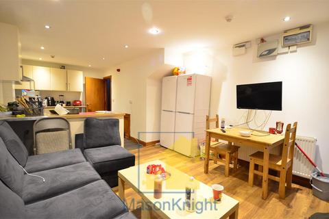 6 bedroom terraced house to rent - Rose Cottages, Selly Oak, Birmingham B29