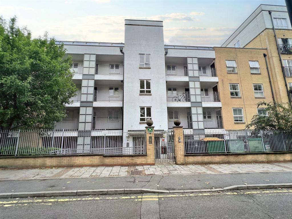 Windmill Lane, Stratford 3 bed apartment £372,400