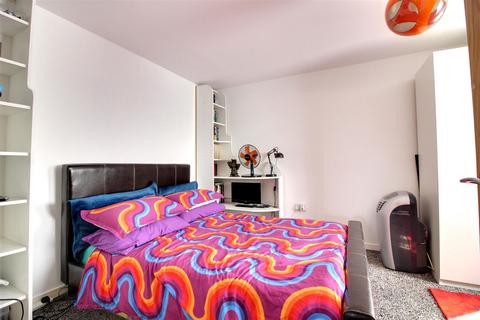 2 bedroom flat for sale, Turnpike Court, Waltham Cross